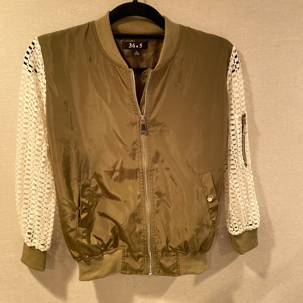 36 point 5 Green zip up jacket with white mesh sleeves & pockets